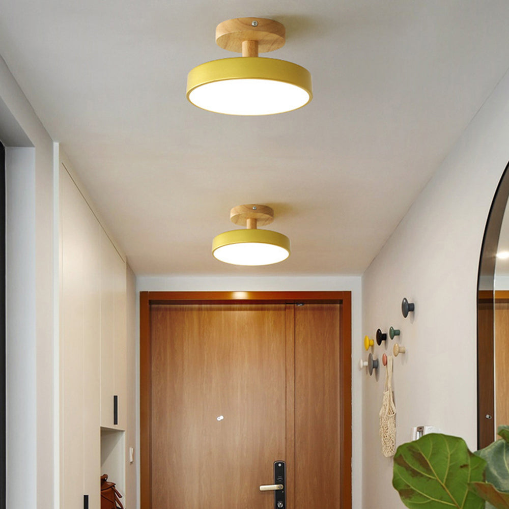 Scandinavische Plafondlamp met Houten Basis & Zacht Pastel Design