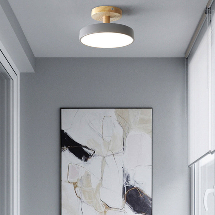 Scandinavische Plafondlamp met Houten Basis & Zacht Pastel Design