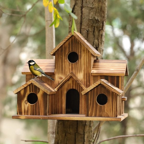 Houten Vogelhuisje Met Authentiek Ontwerp En Meerdere Ingangspunten