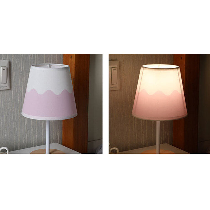Scandinavische Moderne Houten Tafellamp met Geïntegreerde LED – USB Plug-In