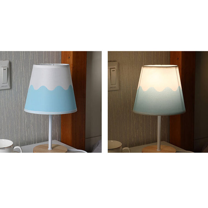 Scandinavische Moderne Houten Tafellamp met Geïntegreerde LED – USB Plug-In