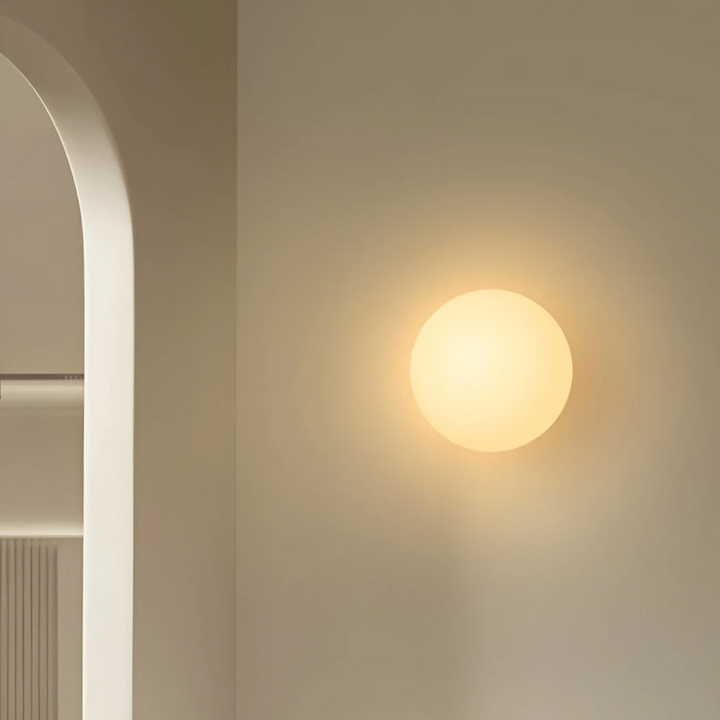 Moderne glazen wandlamp met warm LED-licht en Minimalistisch Design