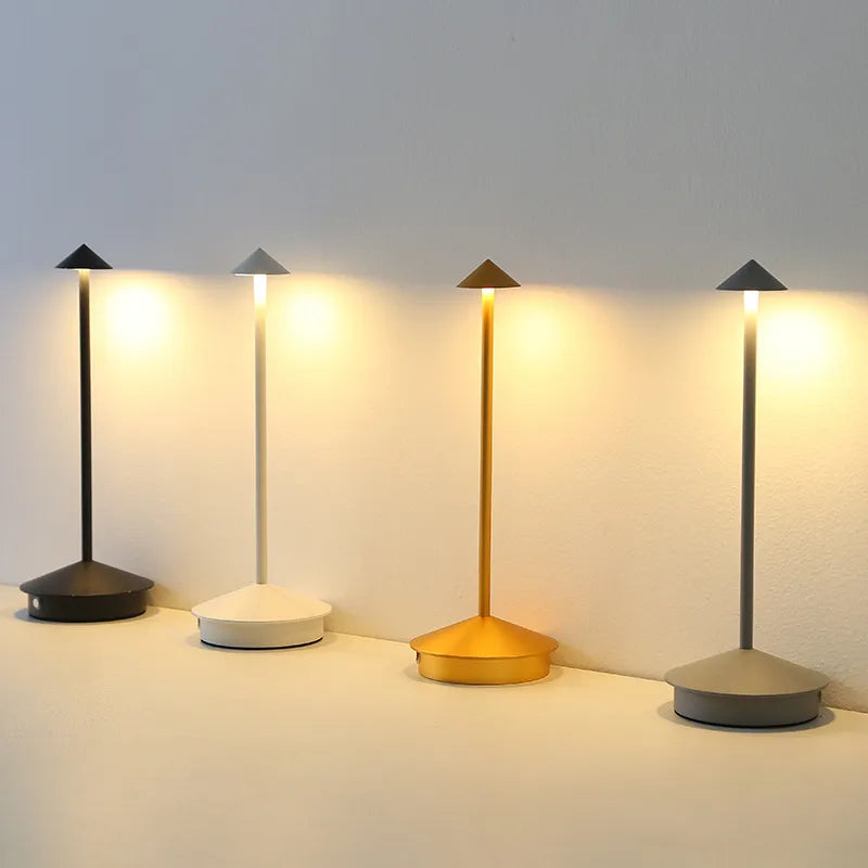 Scandinavische Minimalistische Tafellamp met Dimbare LED & Draadloos Design