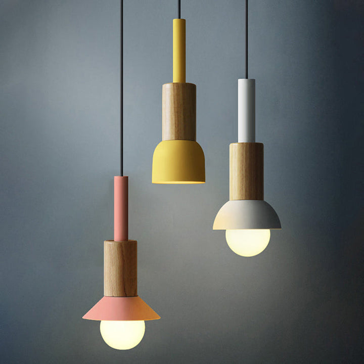Scandinavische Houten Hanglamp met Kleurrijk Design