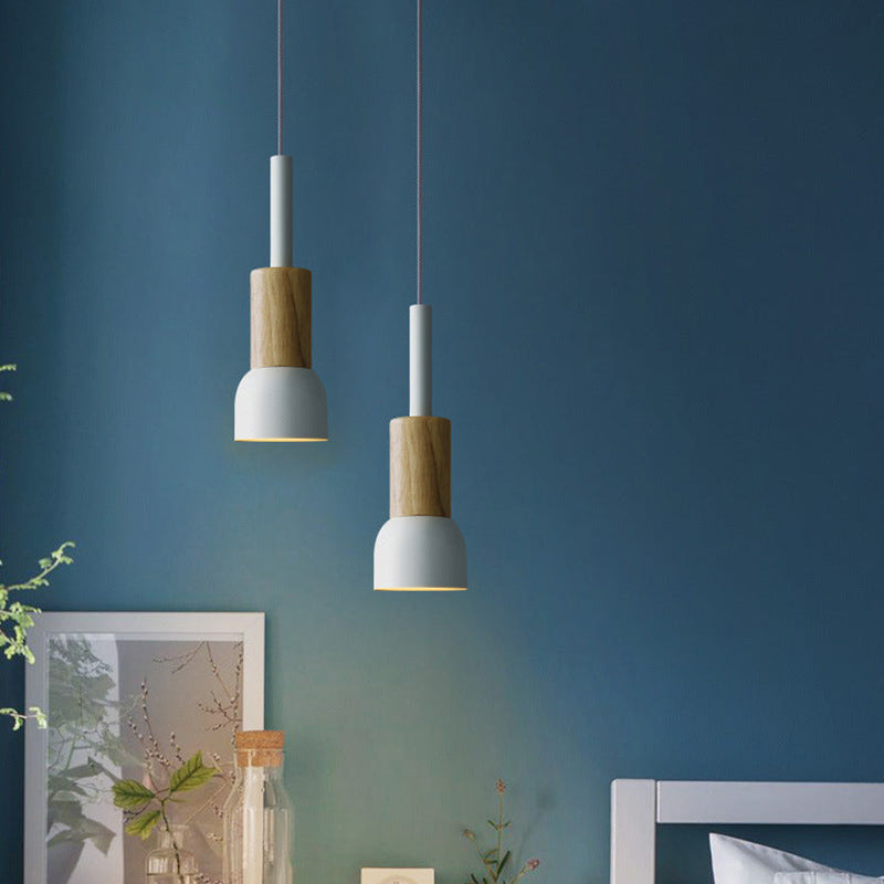Scandinavische Houten Hanglamp met Kleurrijk Design