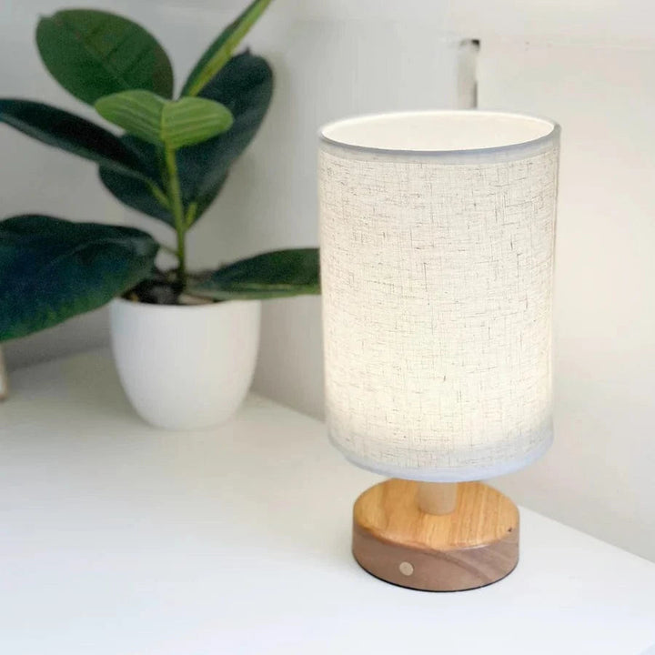 LumaGlow™ Scandinavische draadloze tafellamp van hout en linnen