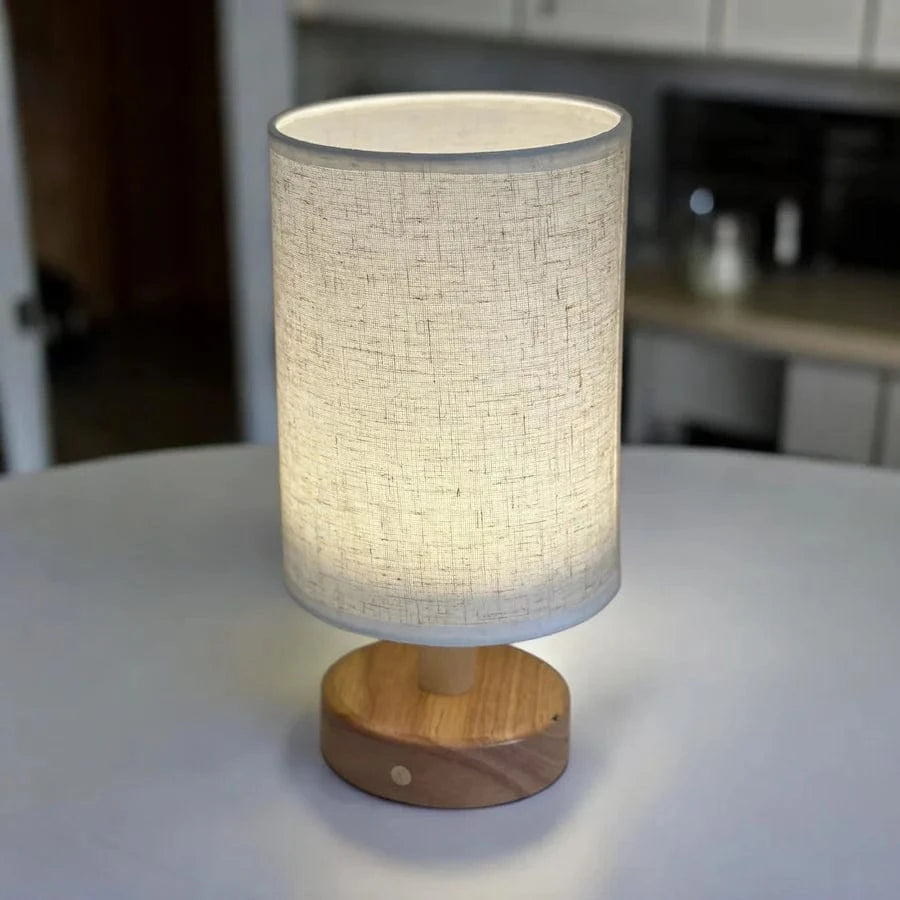 LumaGlow™ Scandinavische draadloze tafellamp van hout en linnen