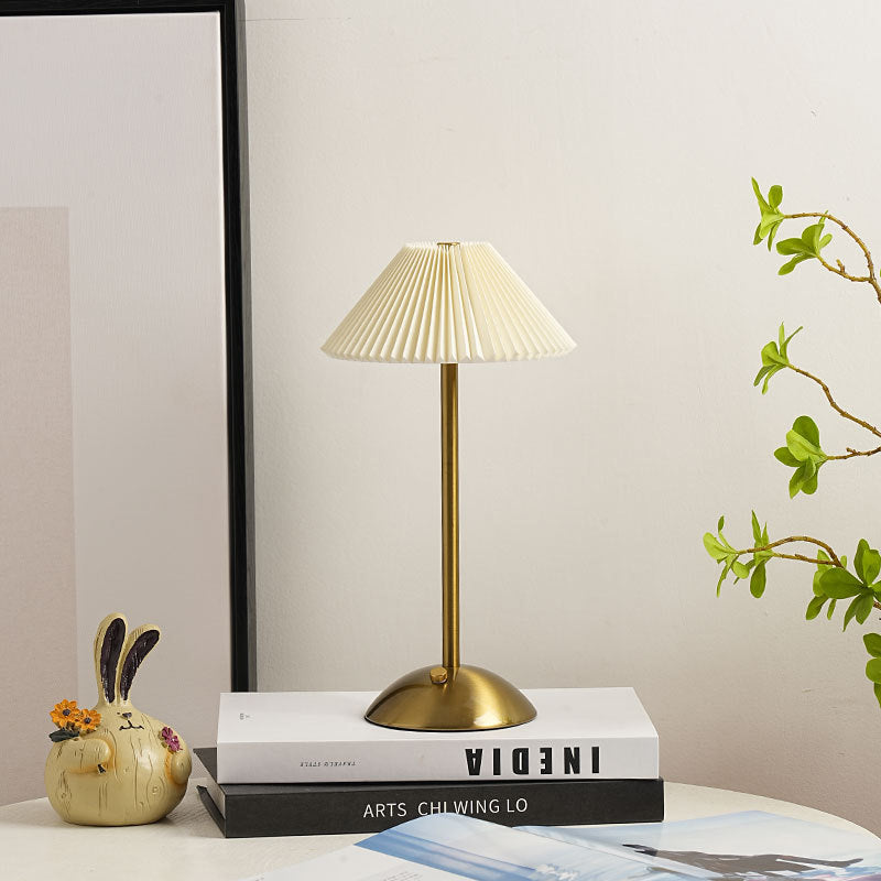 LumaGlow™ Scandinavische tafellamp met USB-laadpoort