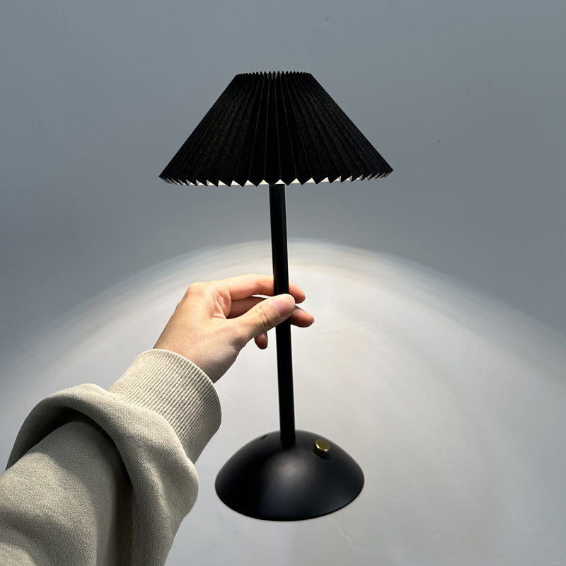 LumaGlow™ Scandinavische tafellamp met USB-laadpoort