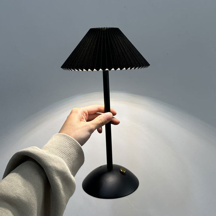 LumaGlow™ Scandinavische tafellamp met USB-laadpoort