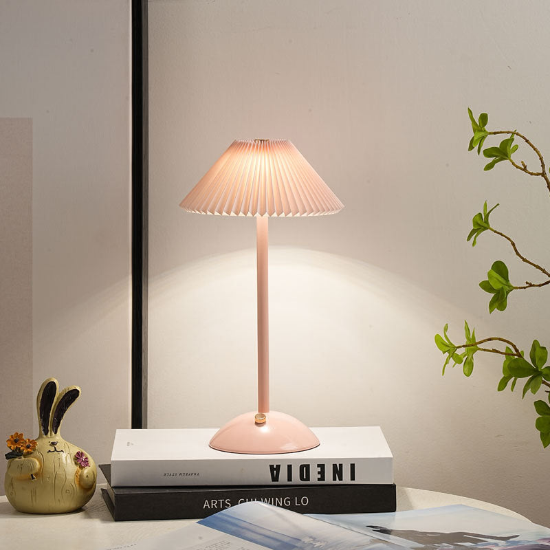 LumaGlow™ Scandinavische tafellamp met USB-laadpoort