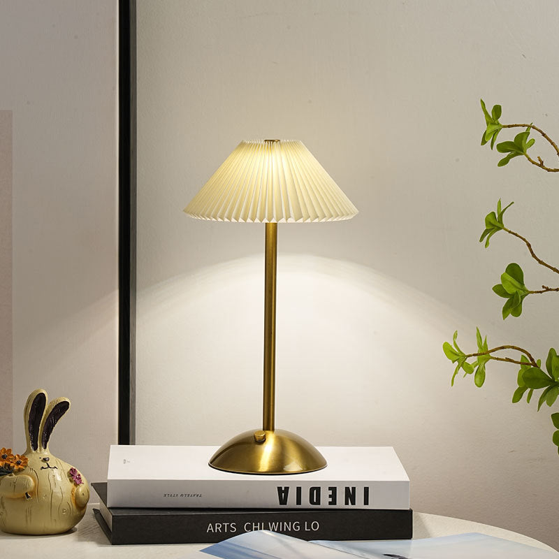 LumaGlow™ Scandinavische tafellamp met USB-laadpoort