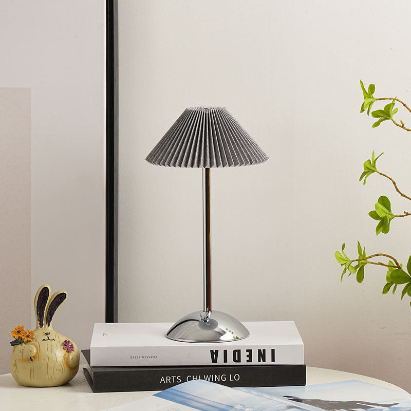 LumaGlow™ Scandinavische tafellamp met USB-laadpoort