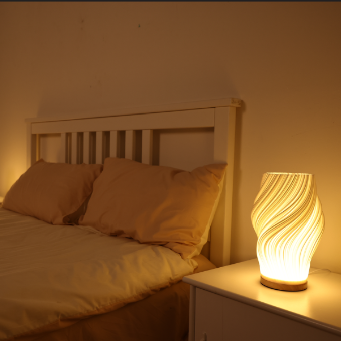 Warme LED Tafellamp met Dimbare Functie & Elegant Golfdesign
