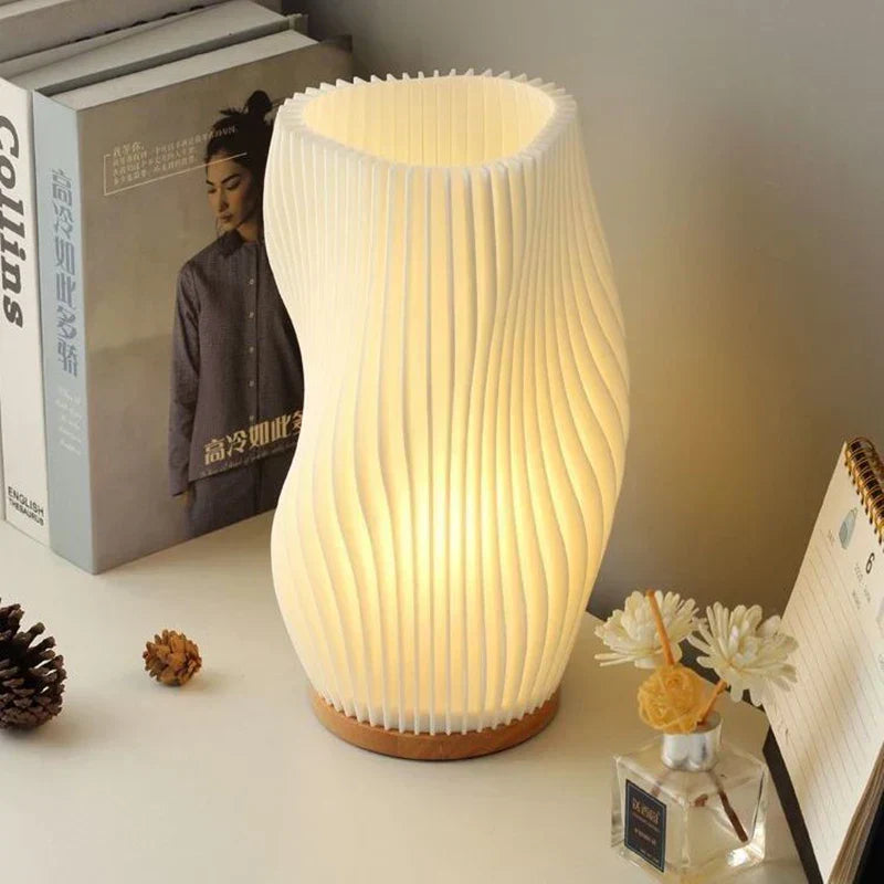 Warme LED Tafellamp met Dimbare Functie & Elegant Golfdesign