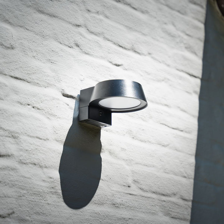 OLIVIA - Krachtige Oplaadbare Solar Wandlamp Met Bewegingssensor en 3 standen