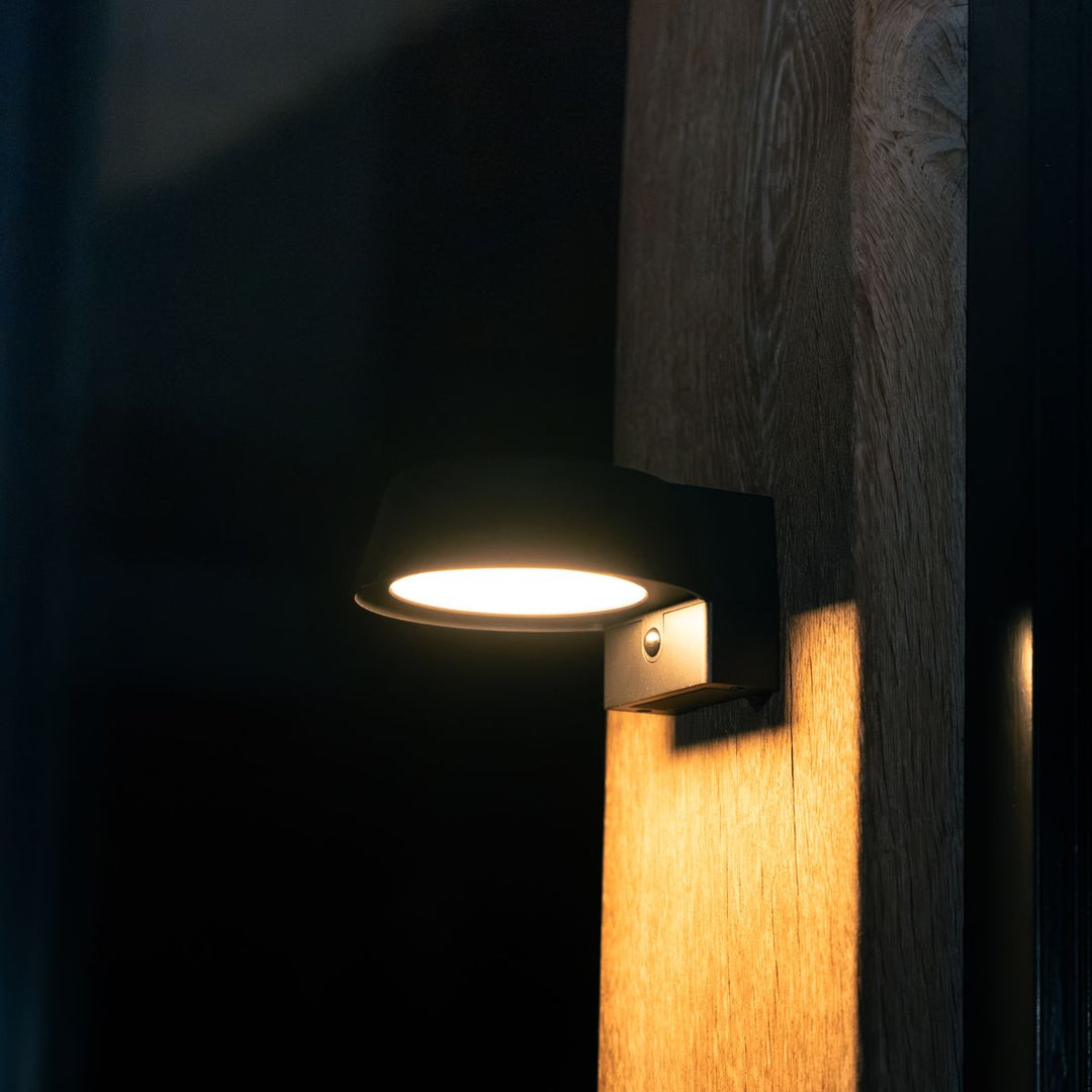 OLIVIA - Krachtige Oplaadbare Solar Wandlamp Met Bewegingssensor en 3 standen