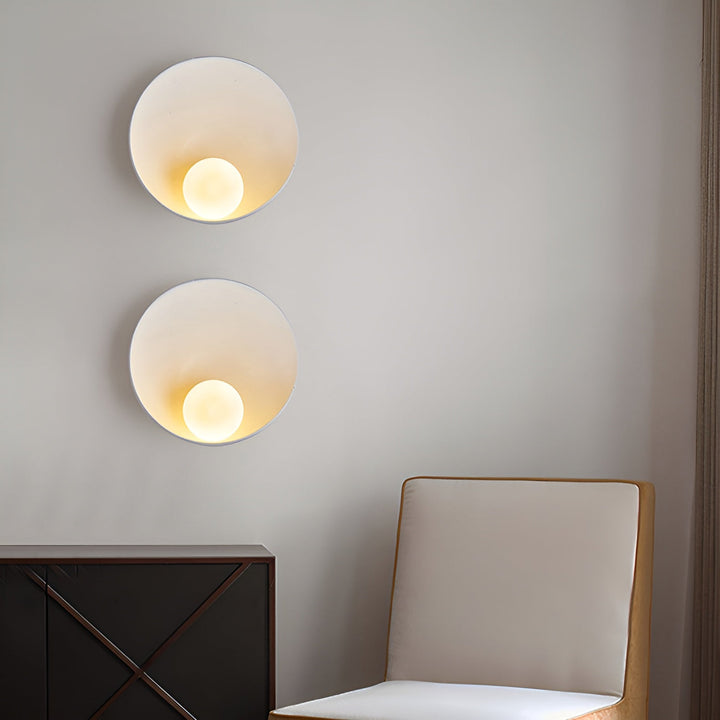 Japandi Wandlamp met Melkglas en Hout voor Warme Sfeerverlichting