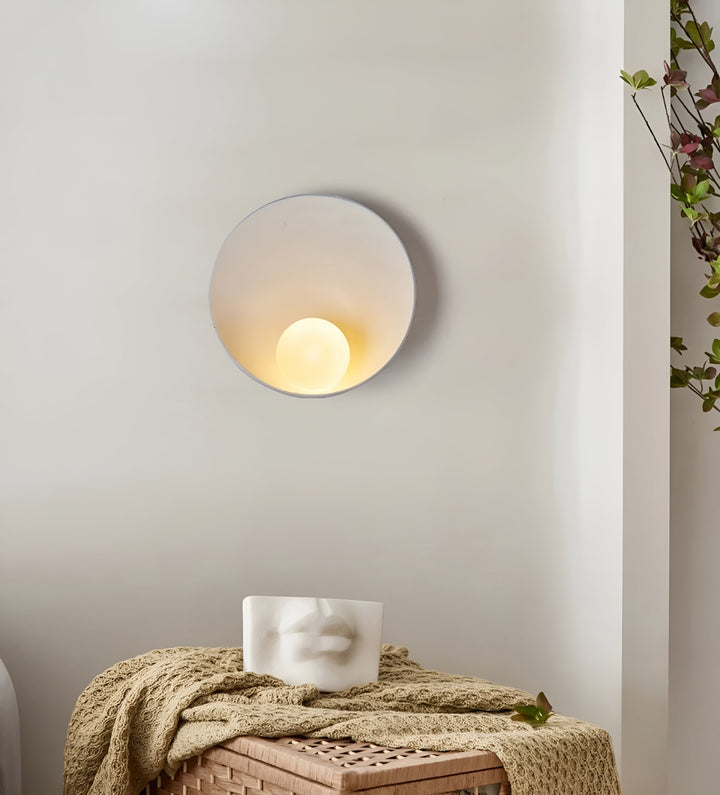 Japandi Wandlamp met Melkglas en Hout voor Warme Sfeerverlichting