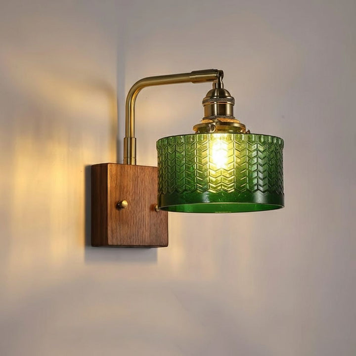 Elegante Groene Wandlamp met Houten Basis & Glazen Kap