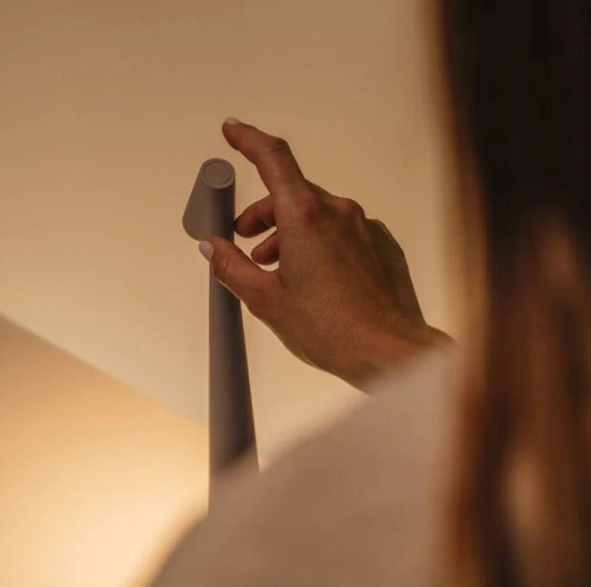 Tafellamp met Scandinavische Minimalistisch Design